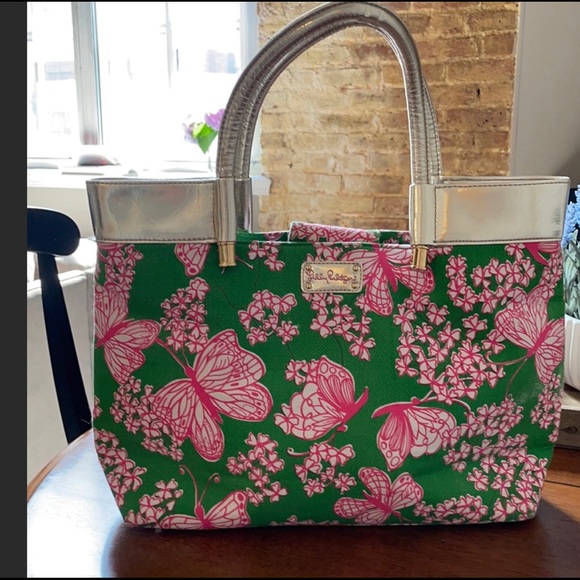 Lilly Pulitzer Handbags - Lilly Pulitzer butterfly tote with gold trim EUC